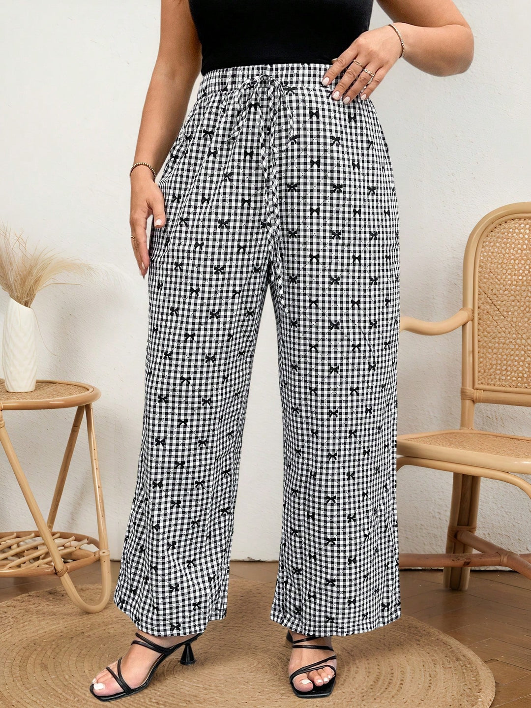 Pantaloni SHEIN, negru