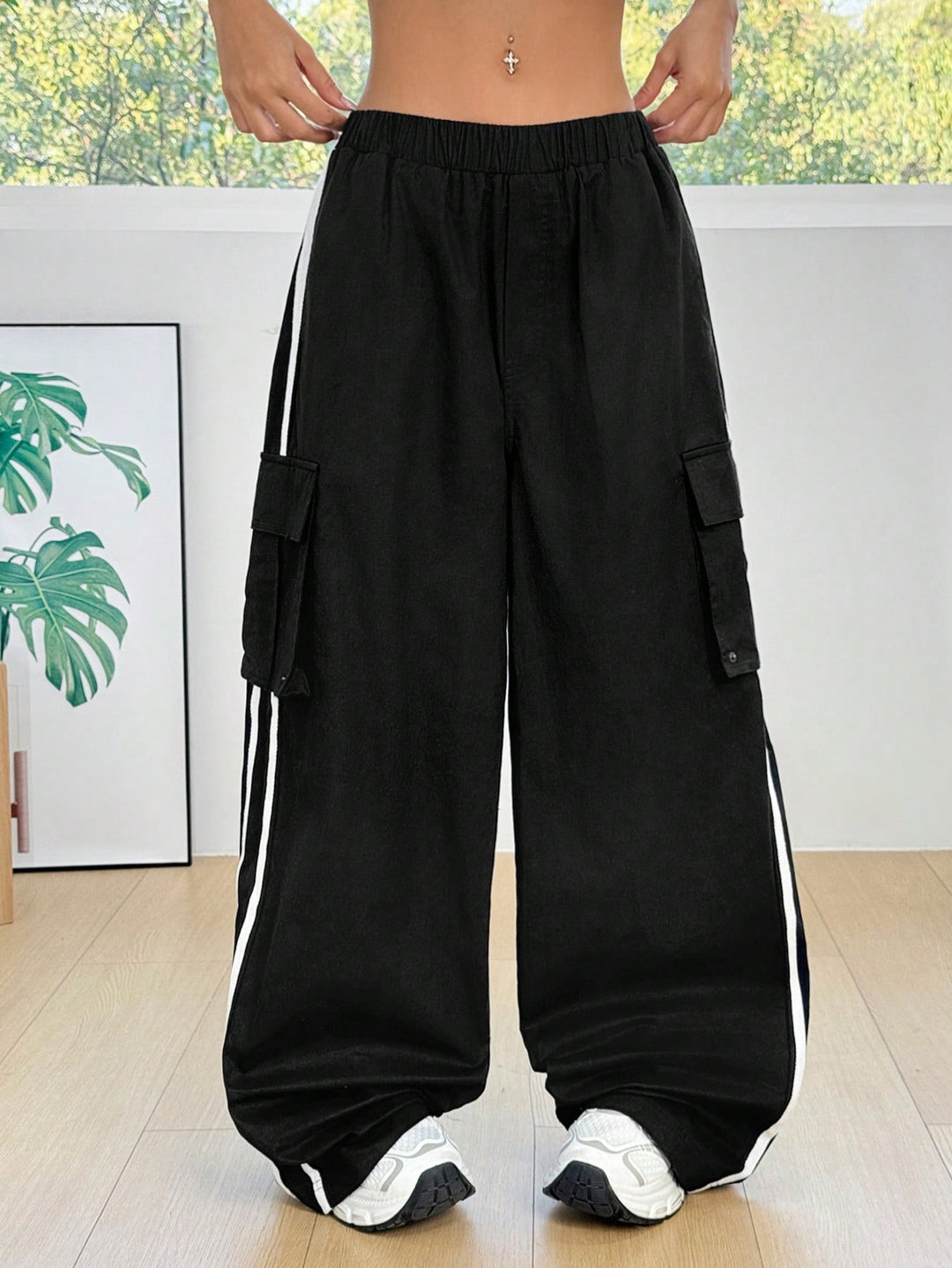 Pantaloni SHEIN, negru