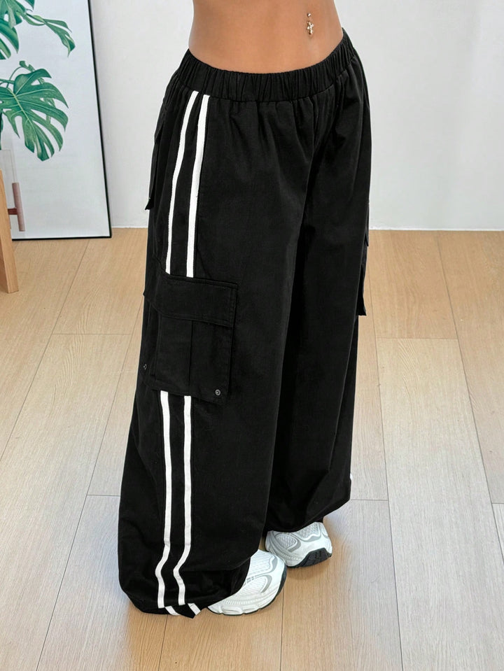 Pantaloni SHEIN, negru