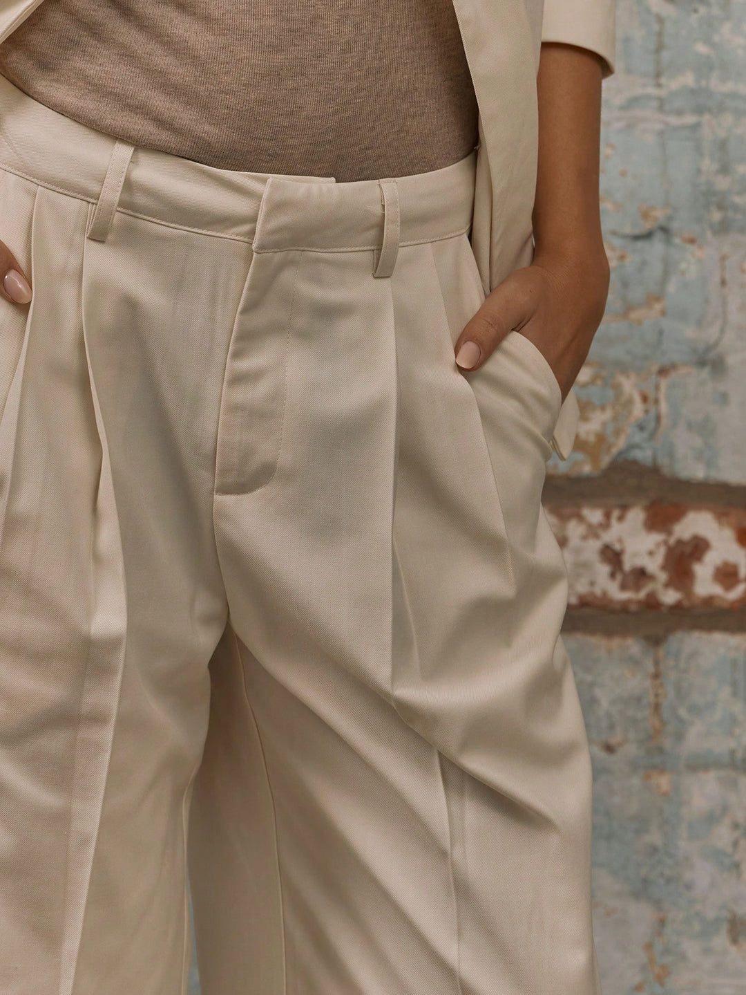Pantaloni SHEIN, roz