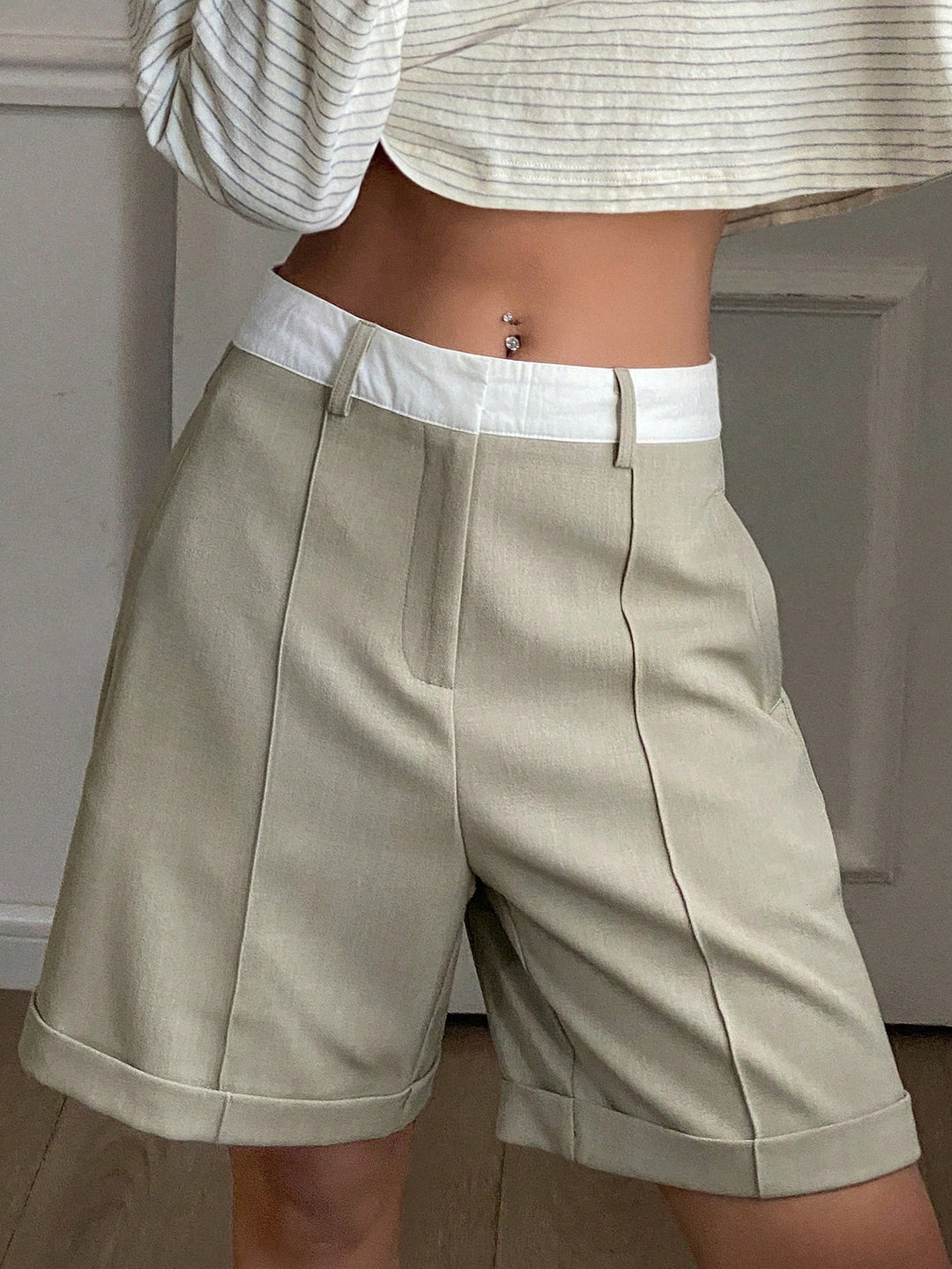 Pantaloni scurți SHEIN, kaki