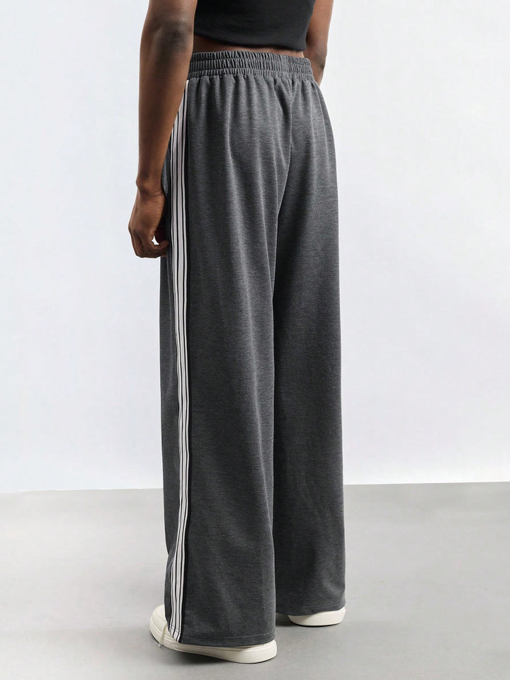 Pantaloni SHEIN, negru