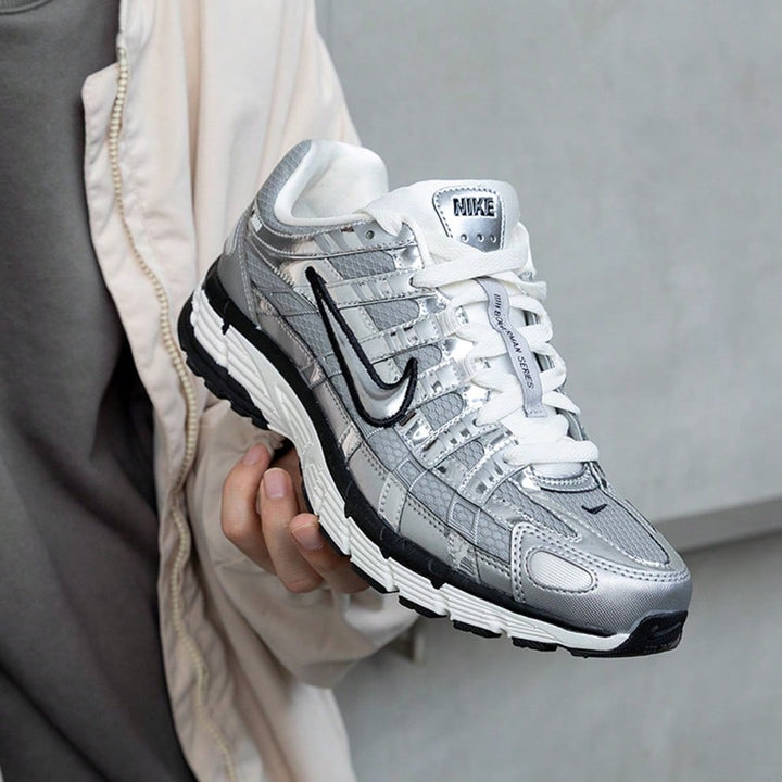 Pantofi sport NIKE, argintiu
