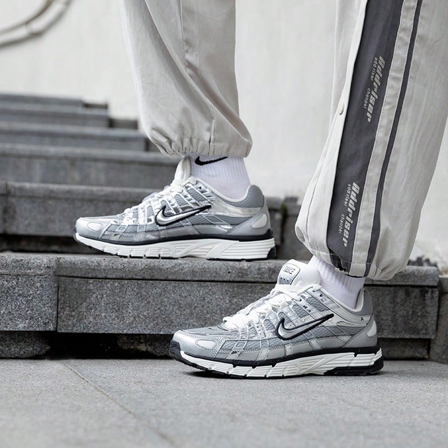 Pantofi sport NIKE, argintiu