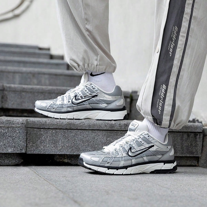 Pantofi sport NIKE, argintiu