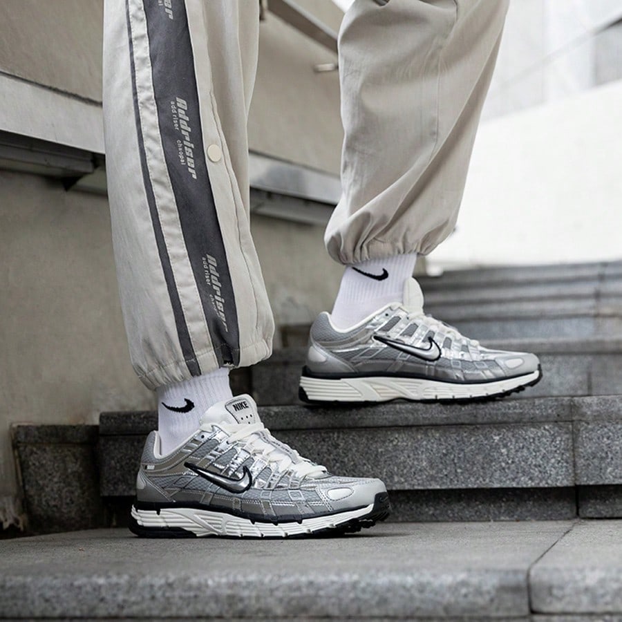Pantofi sport NIKE, argintiu