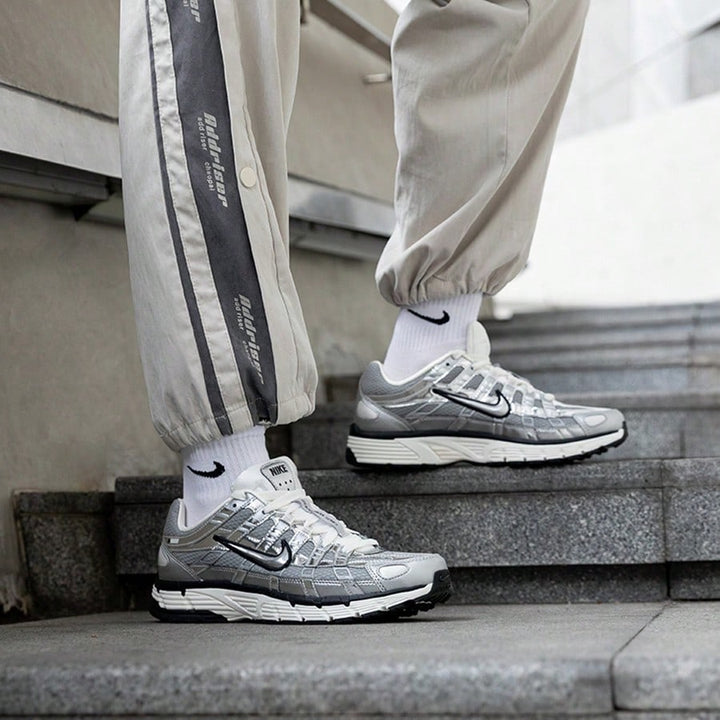 Pantofi sport NIKE, argintiu