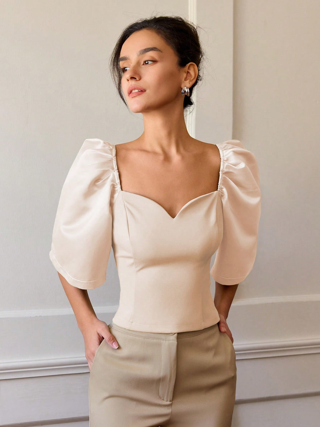 Top decupat SHEIN, auriu