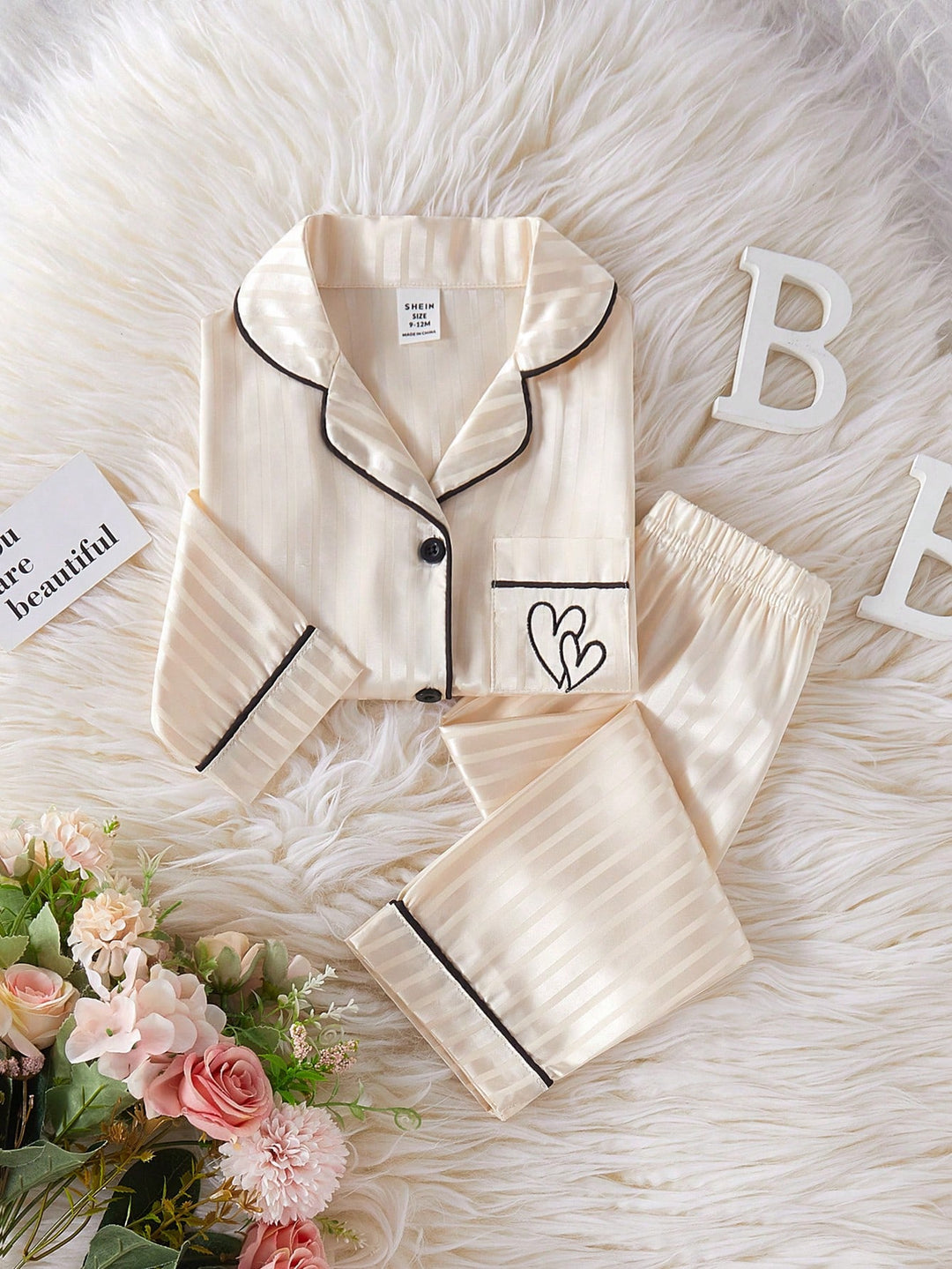 Compleu pijamale SHEIN, crem