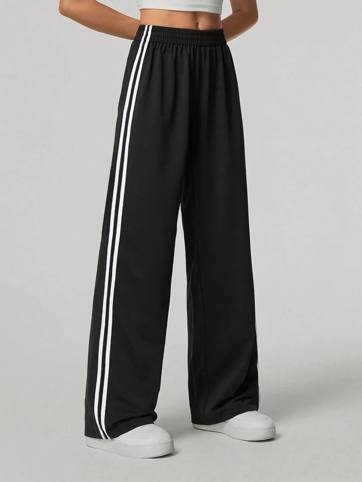 Pantaloni SHEIN, negru