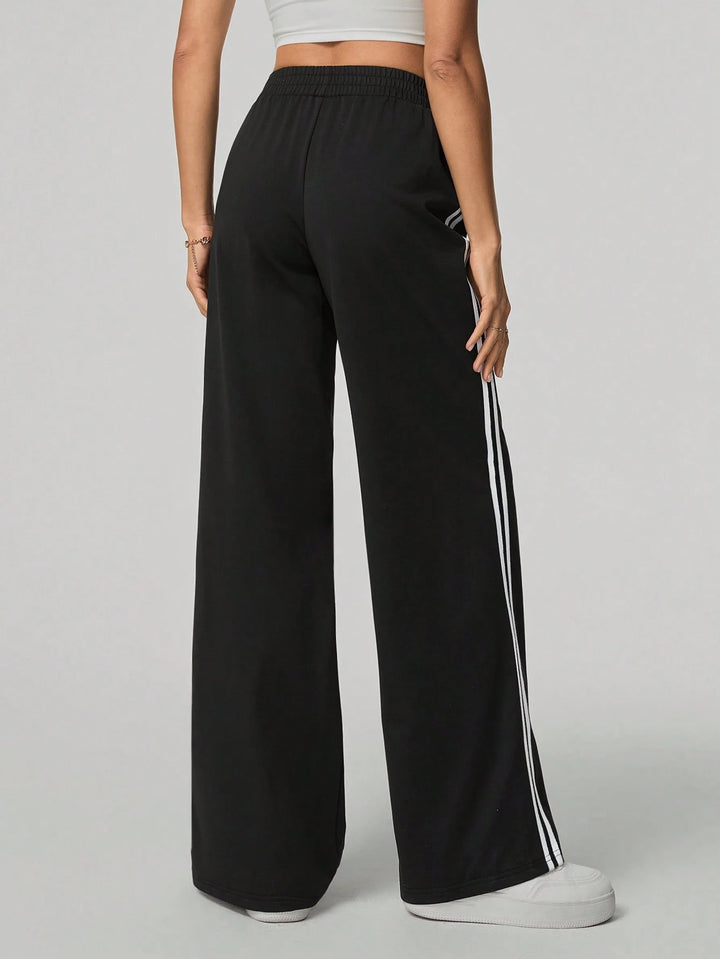 Pantaloni SHEIN, negru