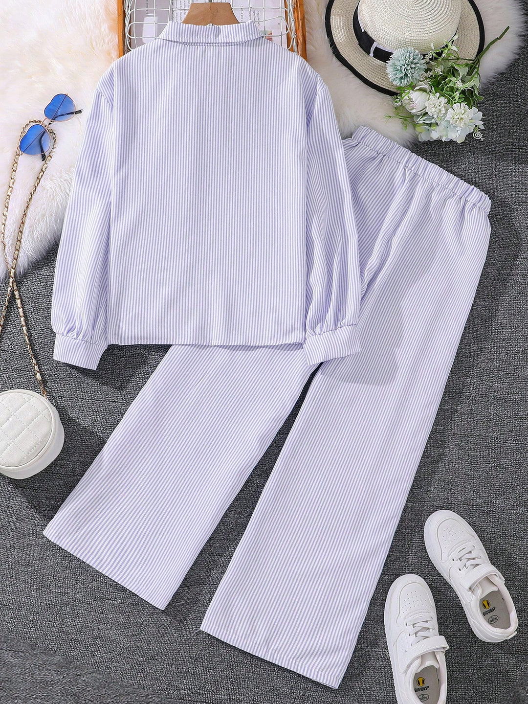 Set de tricou și pantaloni SHEIN, mov