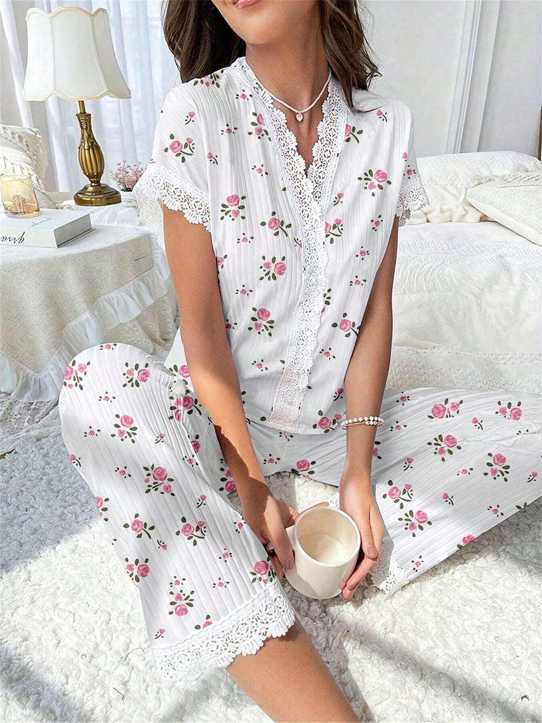 Set pijamale SHEIN, alb