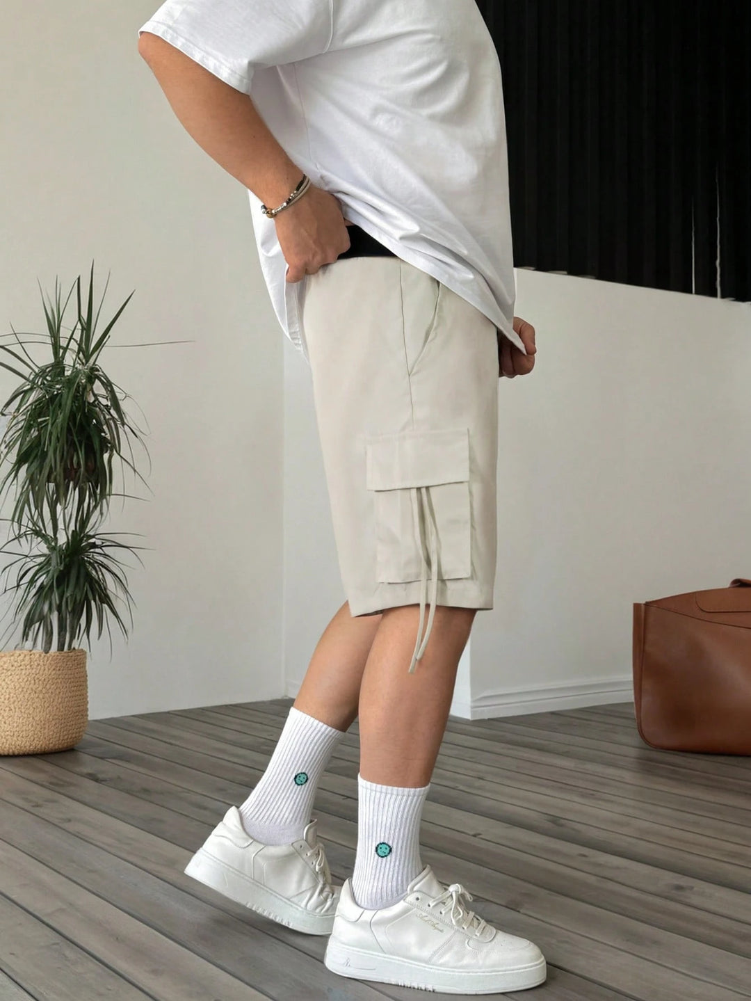 Pantaloni scurți SHEIN, crem