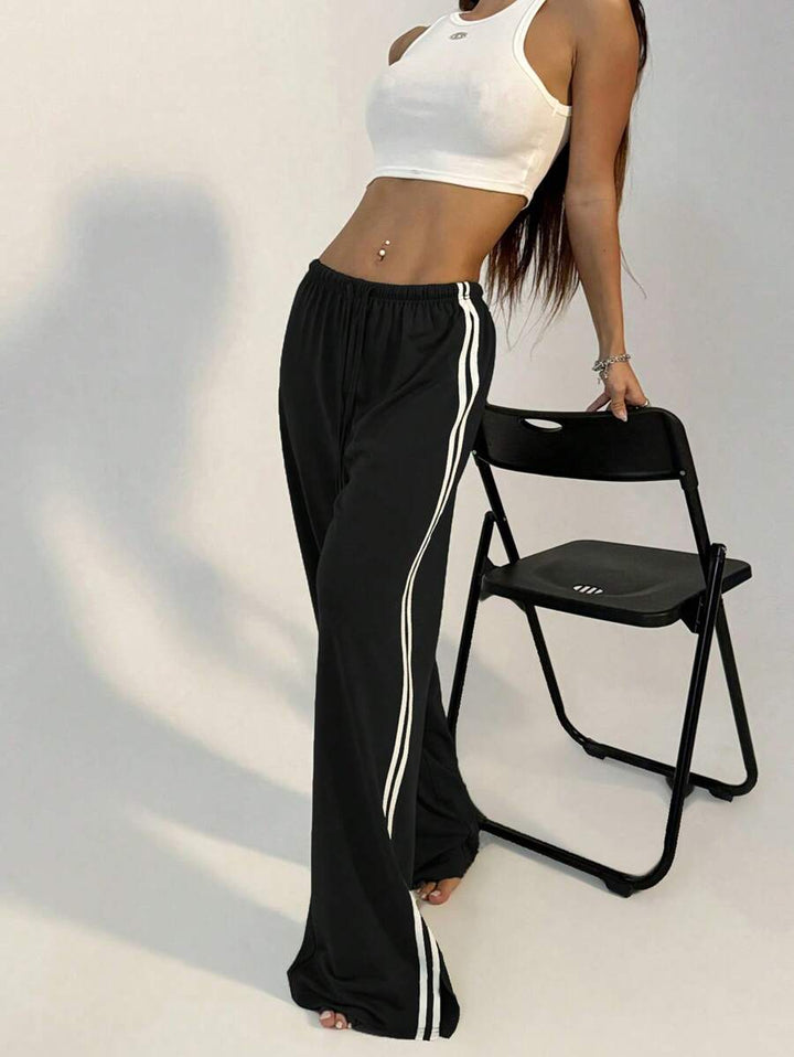 Pantaloni SHEIN, negru