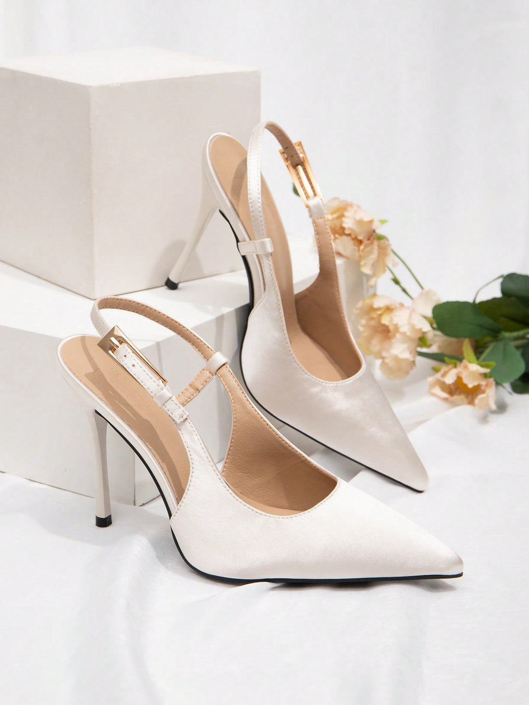 Pantofi cu toc SHEIN, bej