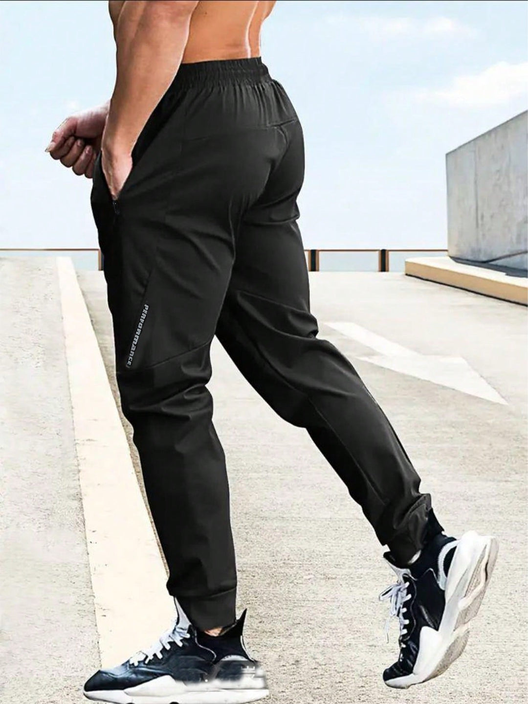 Pantaloni SHEIN, negru