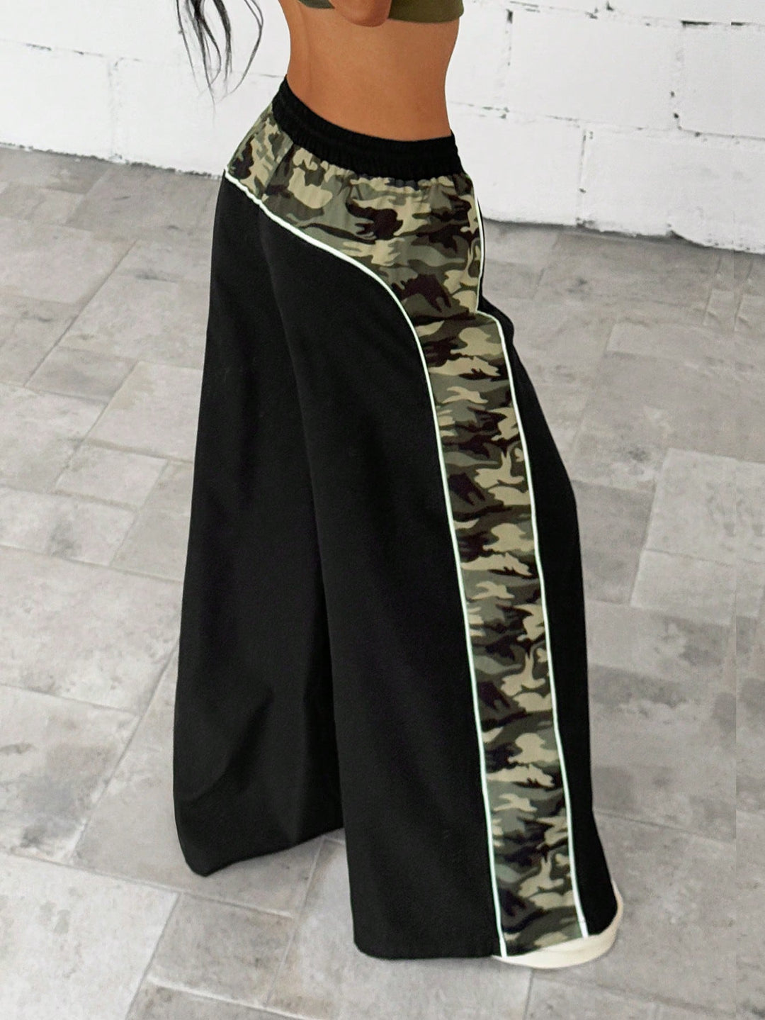 Pantaloni SHEIN, negru