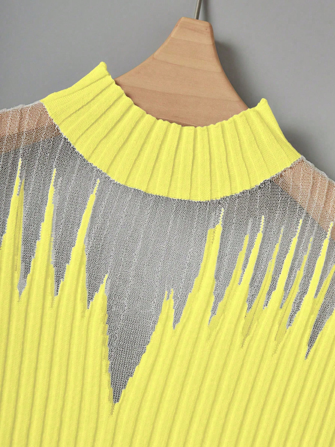 Top SHEIN, galben