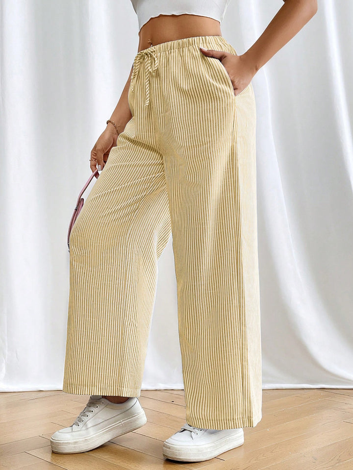 Pantaloni SHEIN, galben