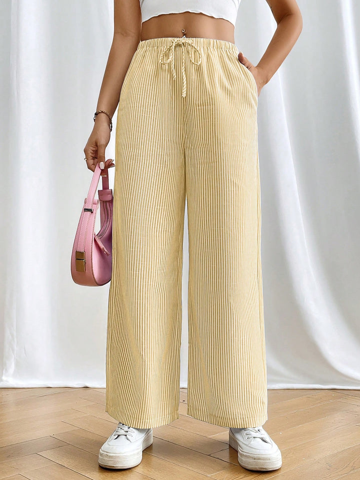 Pantaloni SHEIN, galben