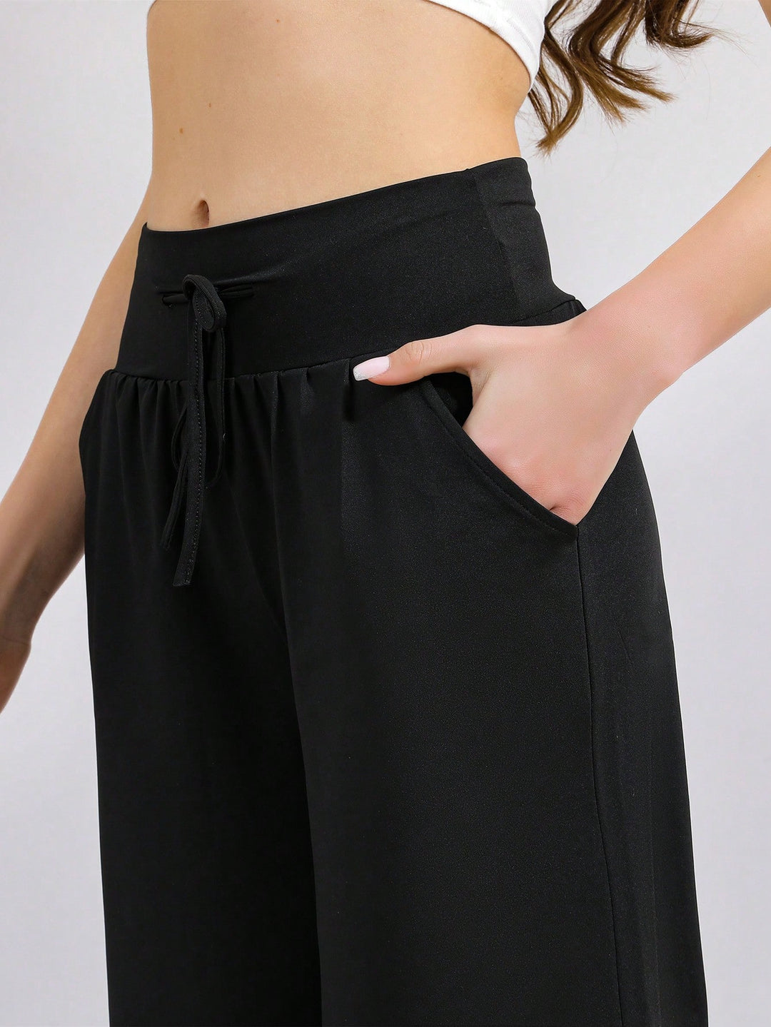 Pantaloni 3/4 SHEIN, negru