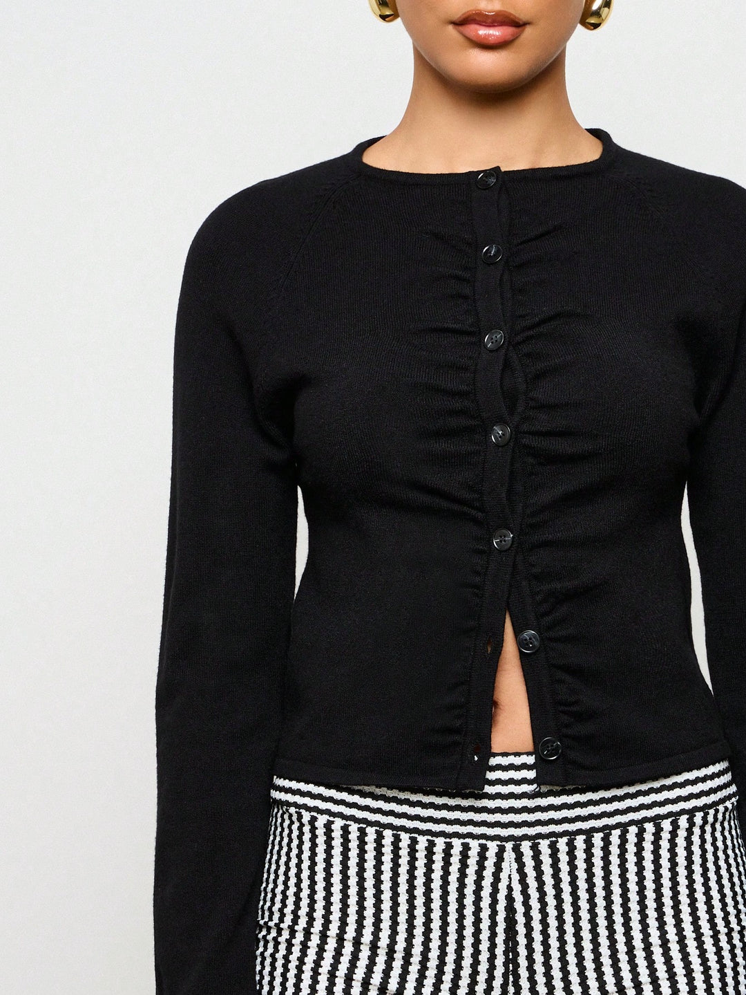 SHEIN gombos blúz, fekete