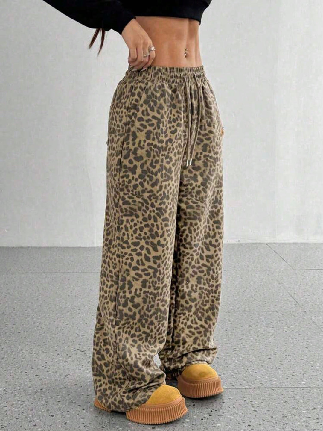 Pantaloni SHEIN, kaki