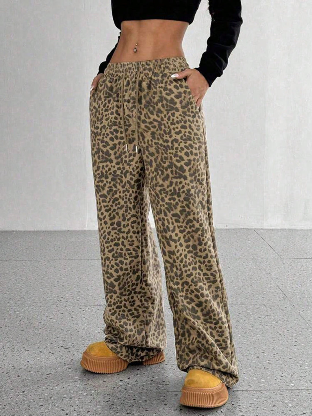 Pantaloni SHEIN, kaki
