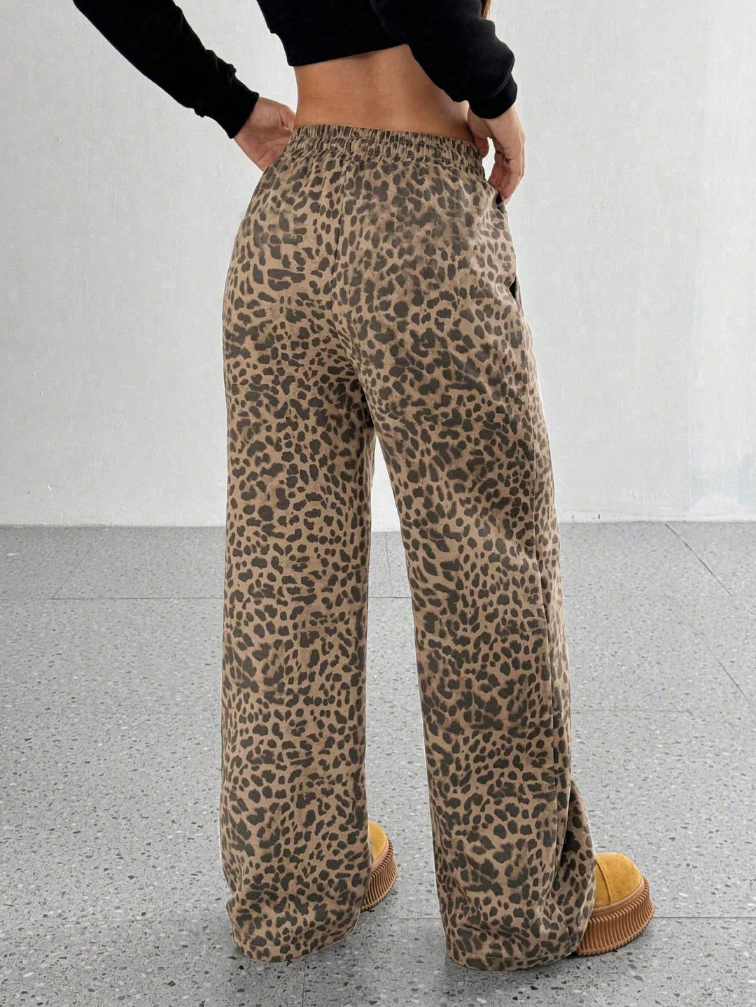 Pantaloni SHEIN, kaki