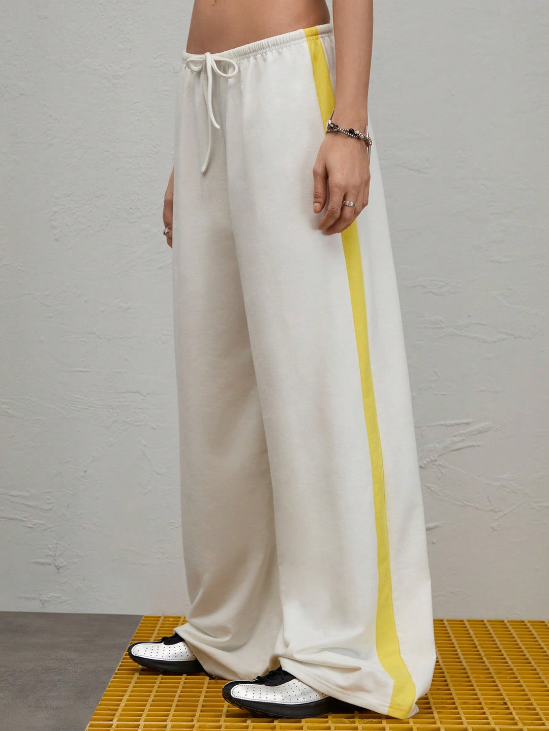Pantaloni SHEIN, mix culori