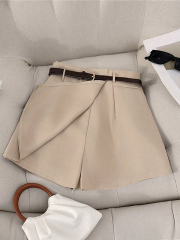 Pantaloni scurți SHEIN, bej