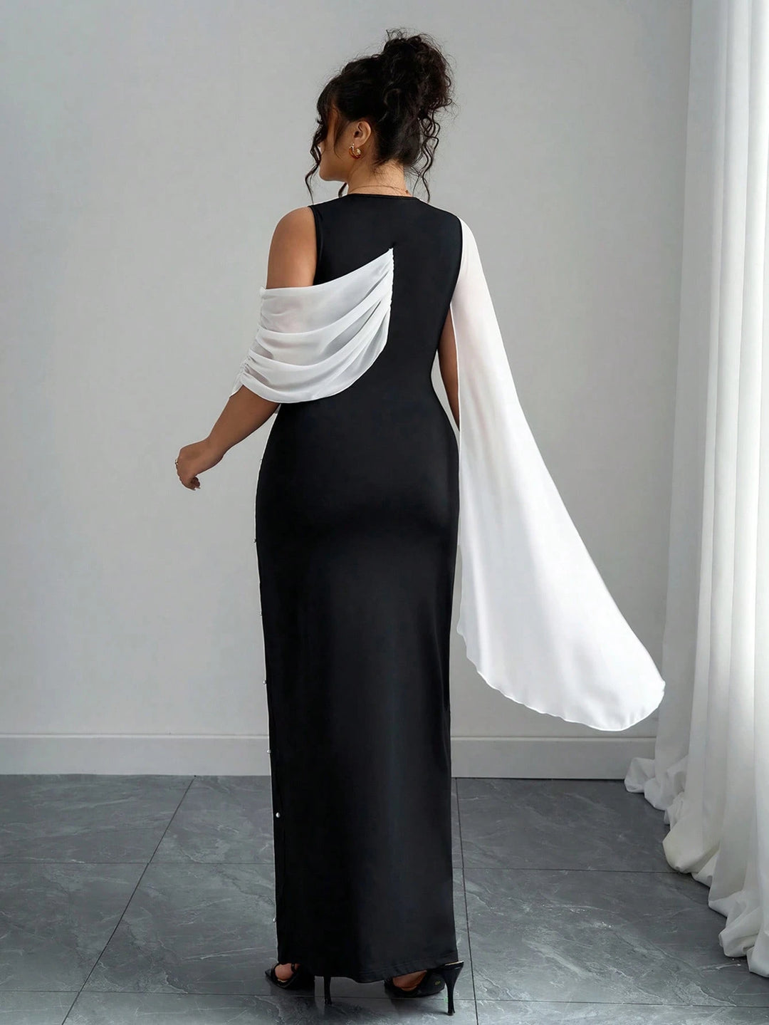 Shein Curve+ maxi ruha, fekete