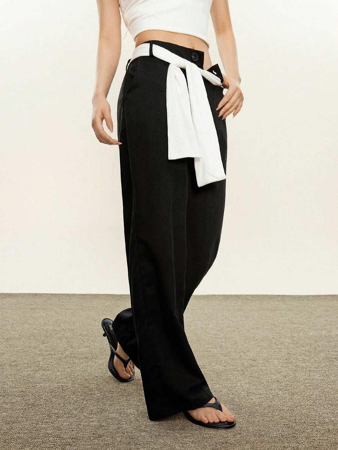 Pantaloni SHEIN, negru