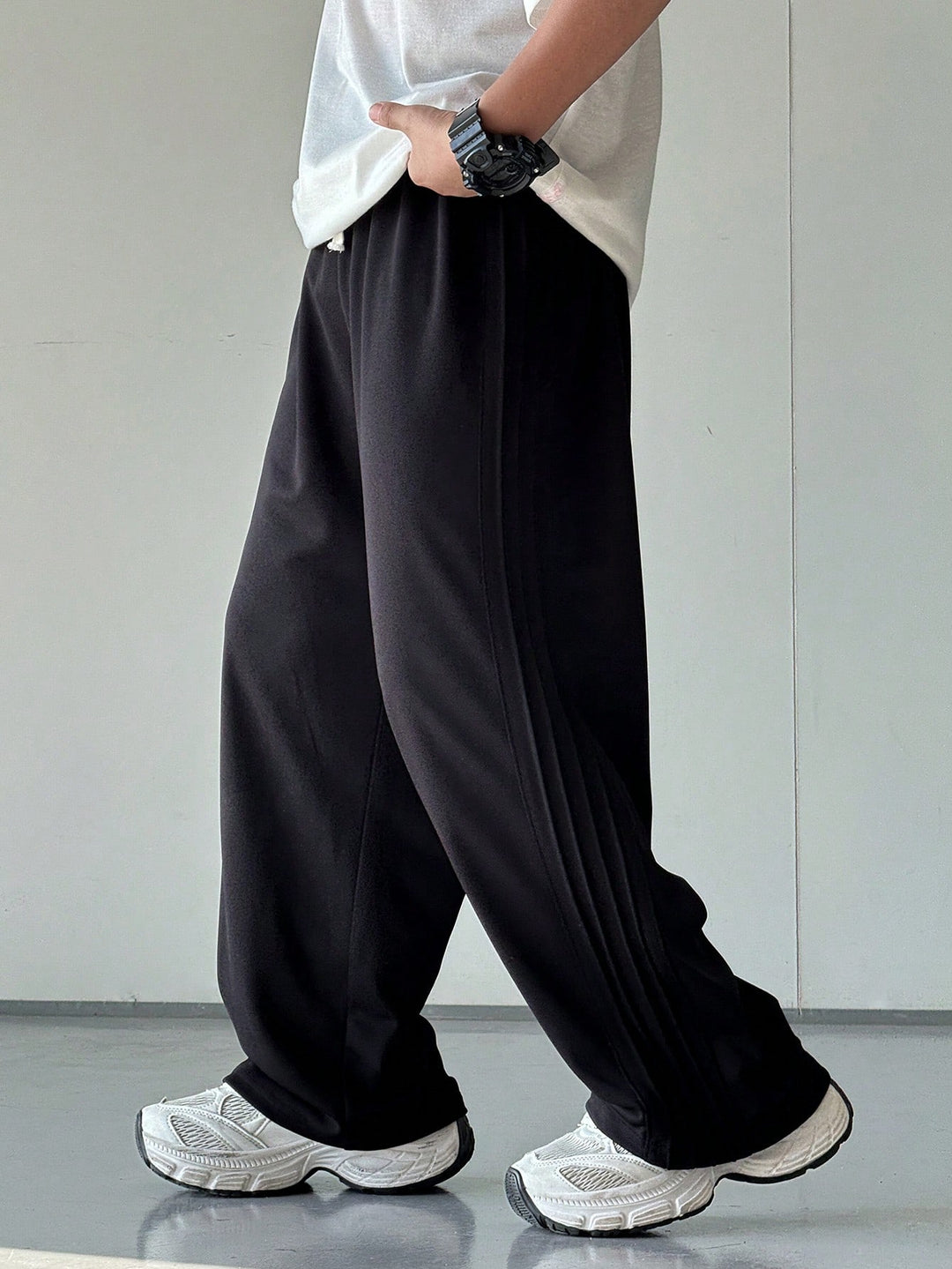 Pantaloni SHEIN, negru