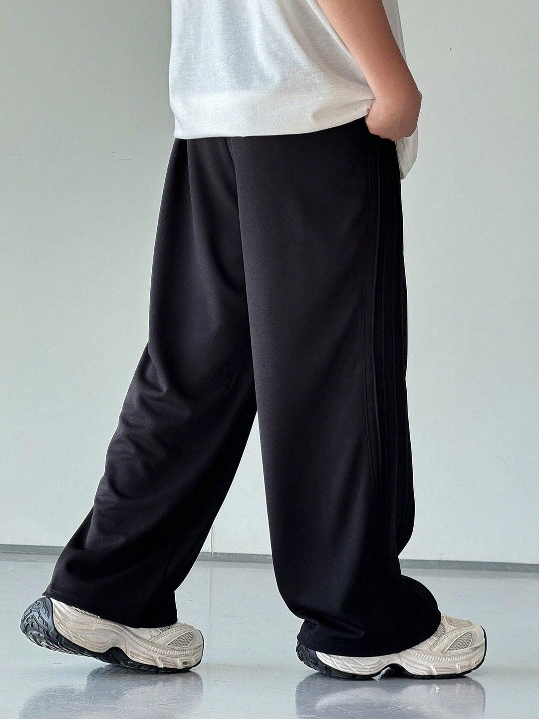 Pantaloni SHEIN, negru