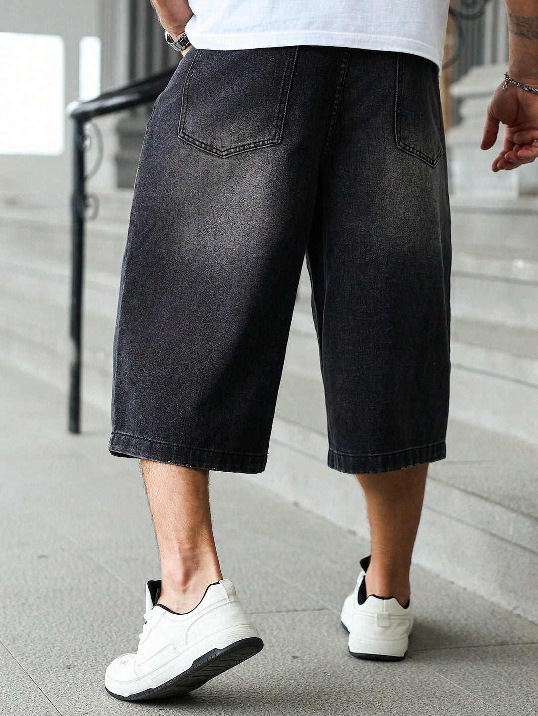 Pantaloni scurți SHEIN, negru