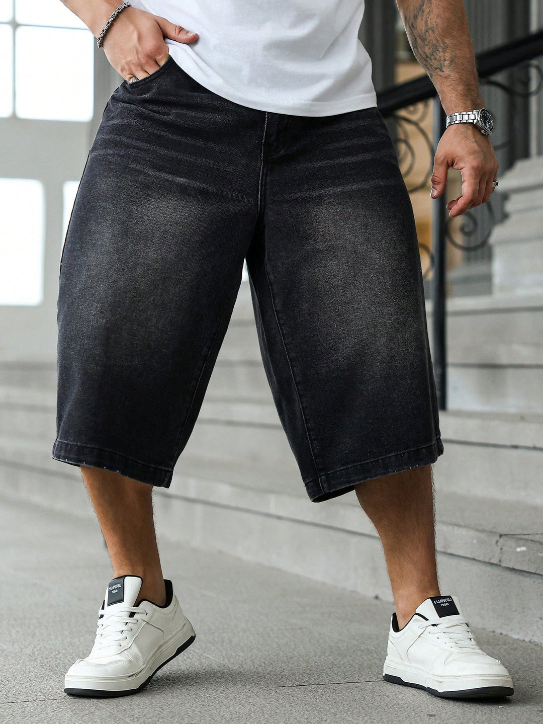 Pantaloni scurți SHEIN, negru