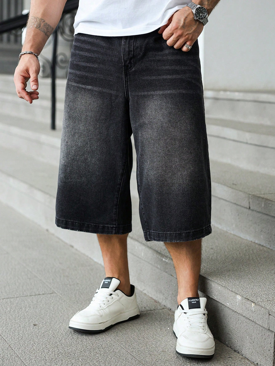 Pantaloni scurți SHEIN, negru