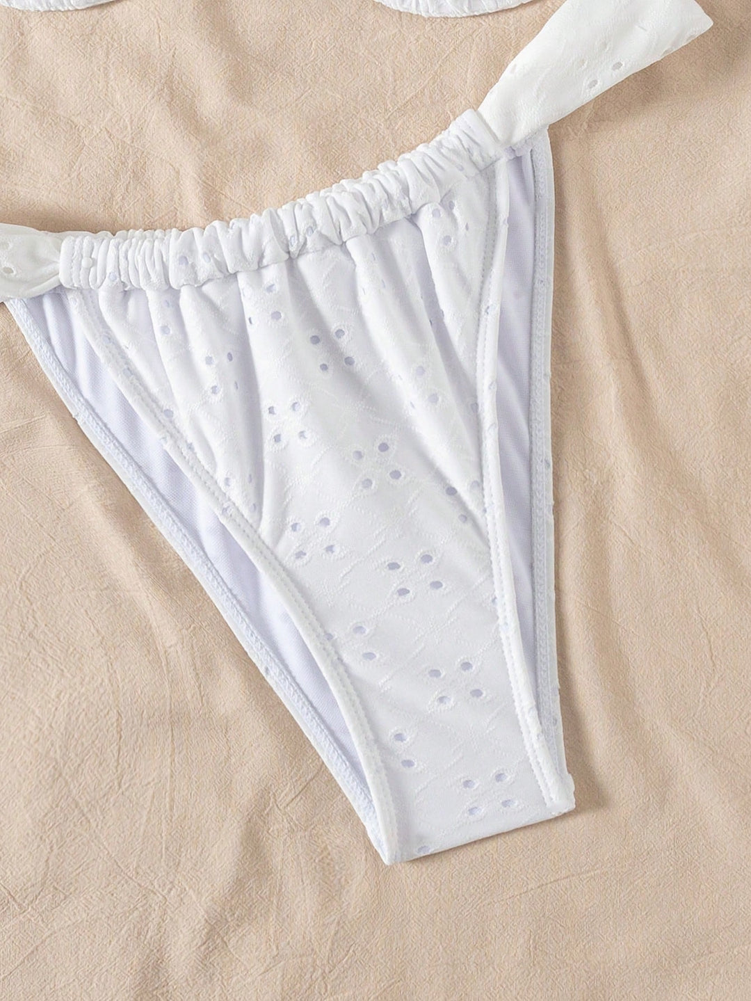 Set bikini SHEIN, alb