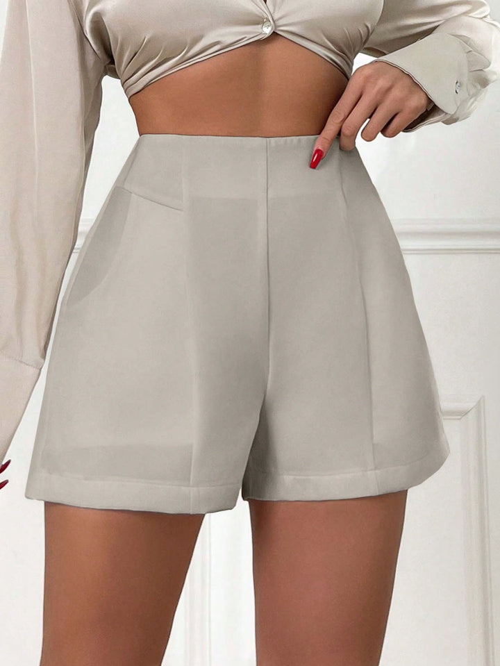 Pantaloni scurți SHEIN, bej