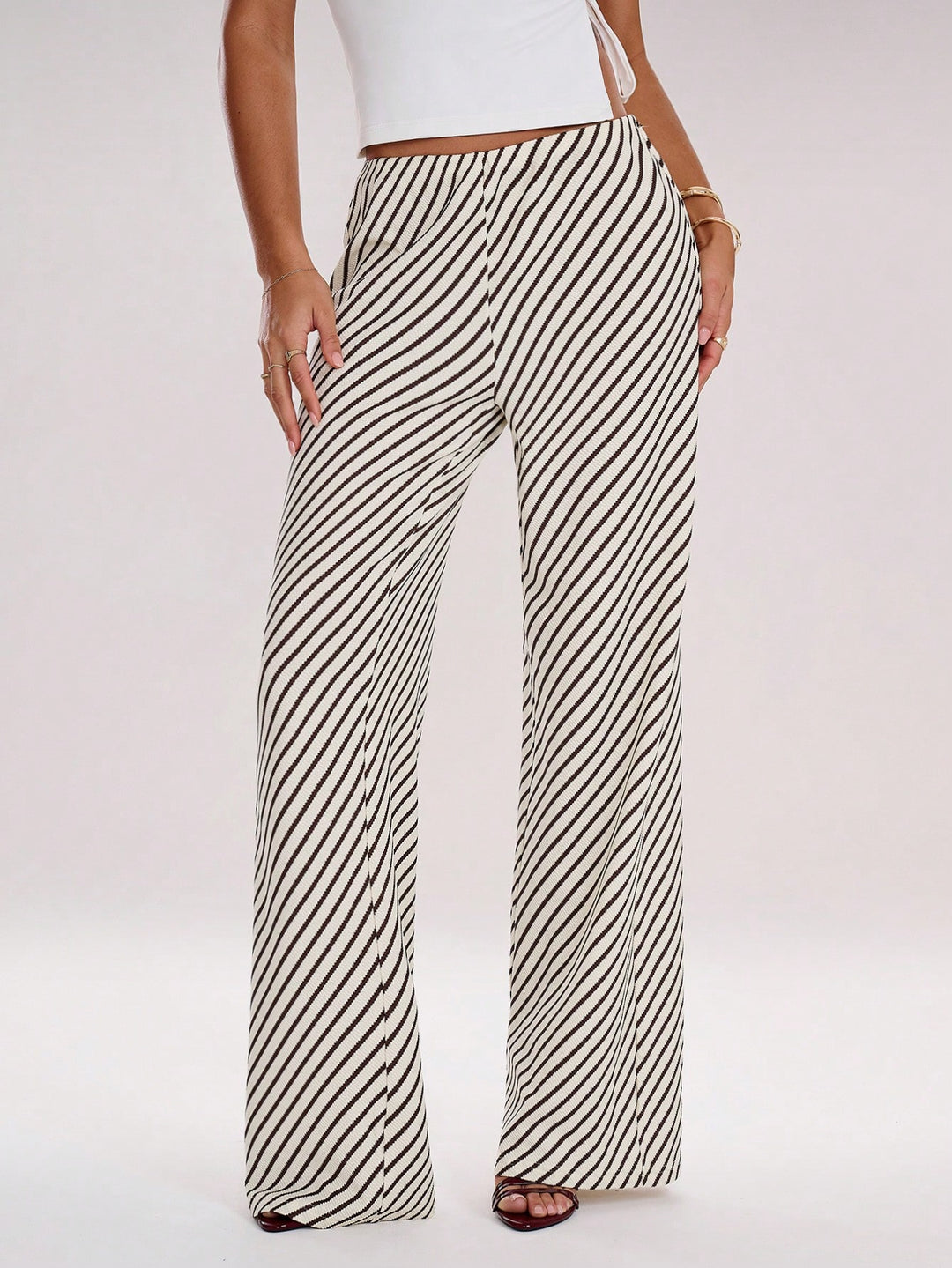 Pantaloni SHEIN, maro