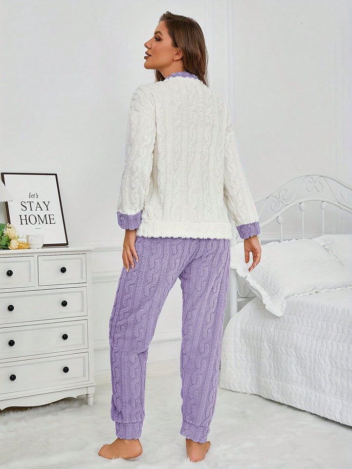 Pijama SHEIN, mov