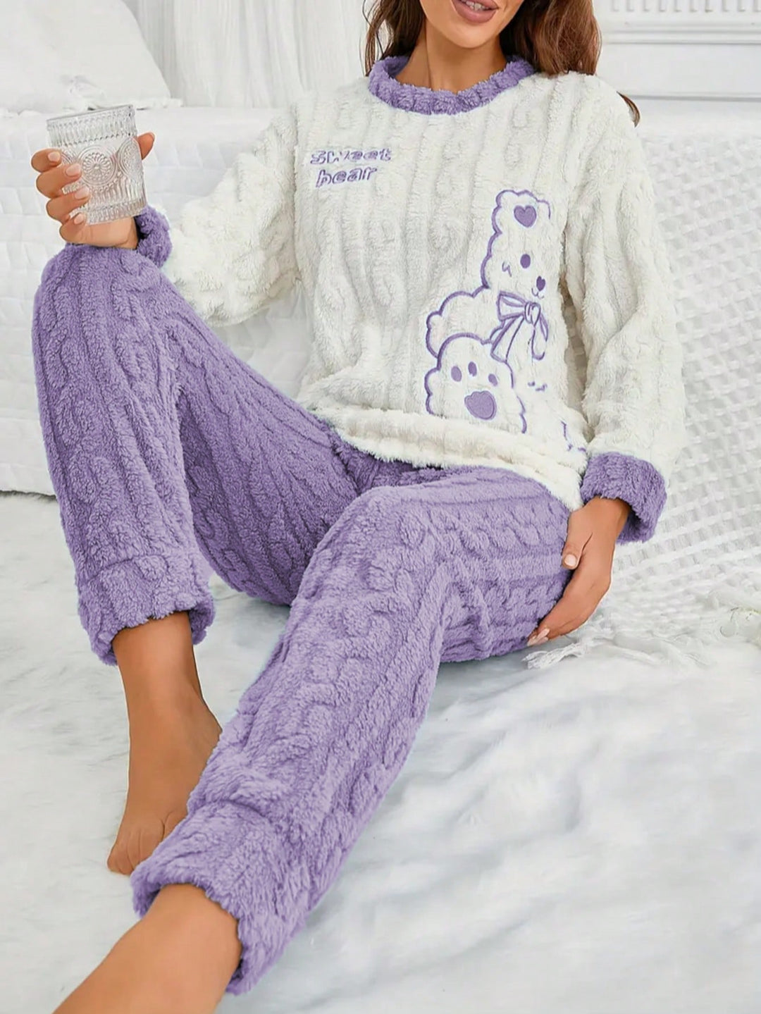Pijama SHEIN, mov