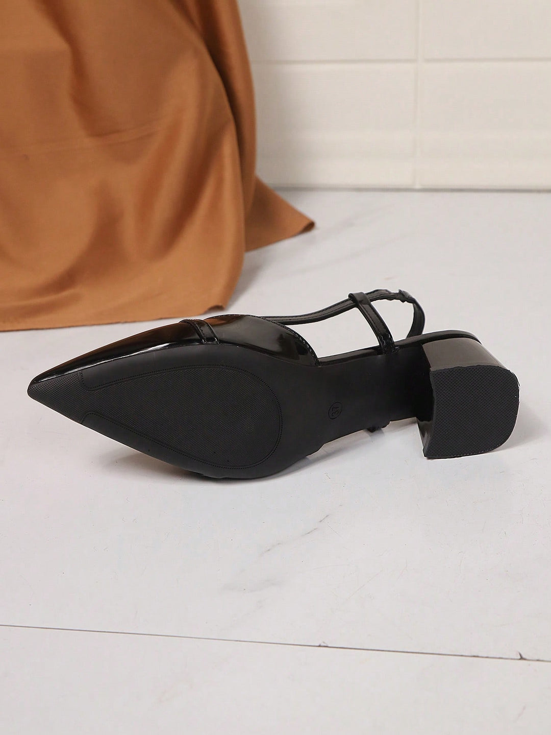 Pantofi cu toc SHEIN, negru