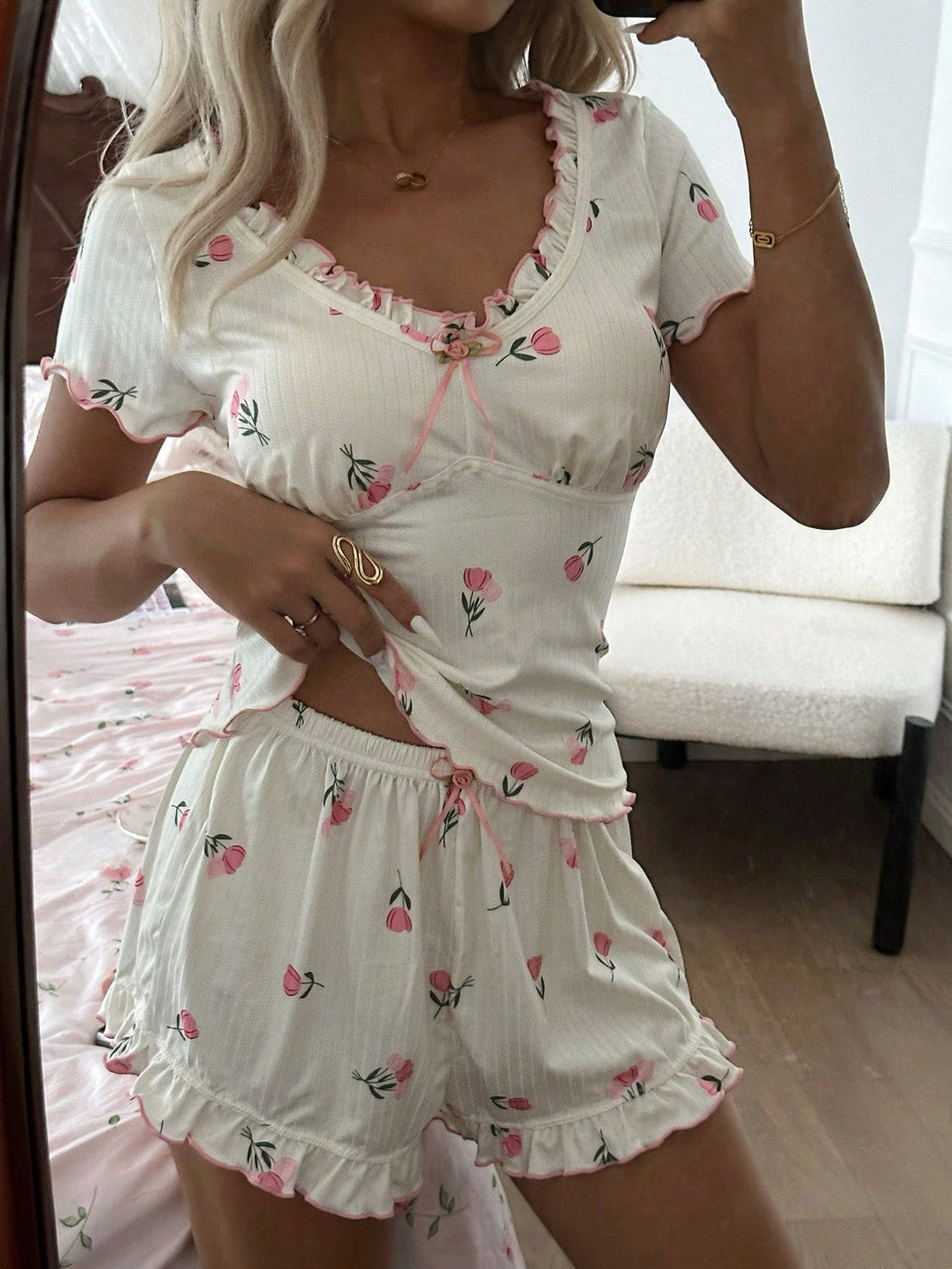Compleu pijamale SHEIN, crem