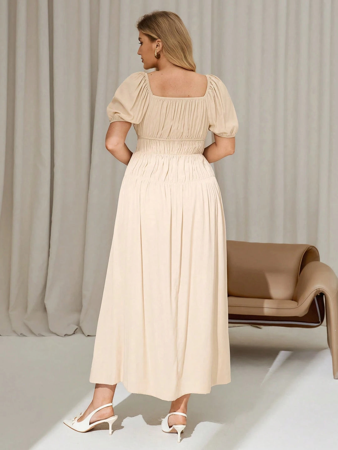 Shein Curve+ bézs midiruha