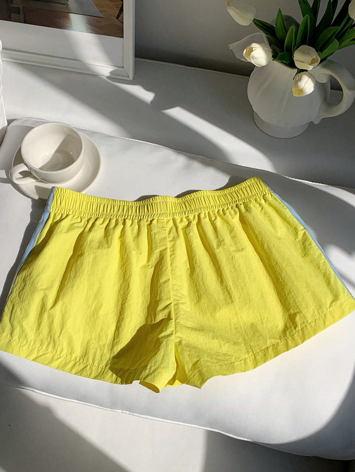 Pantaloni scurți SHEIN, galben