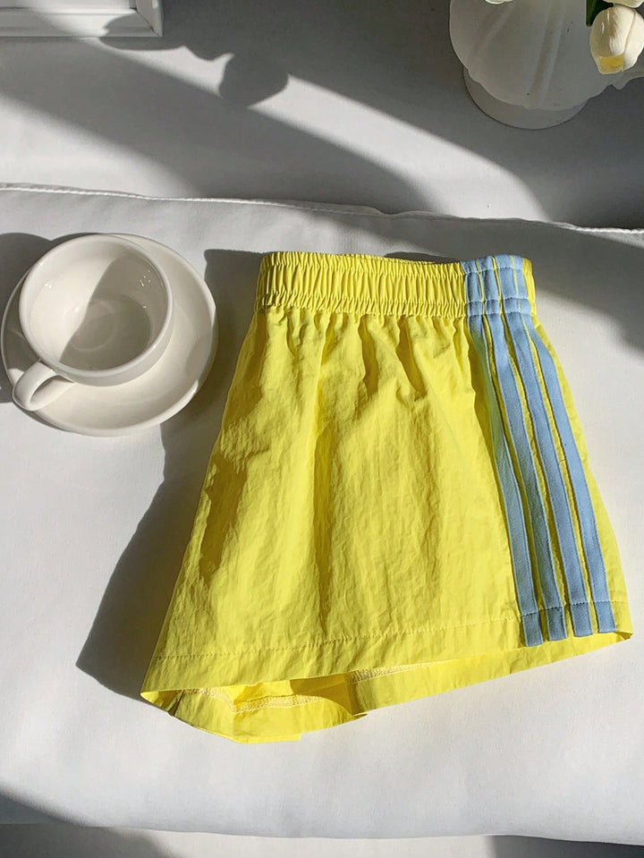 Pantaloni scurți SHEIN, galben
