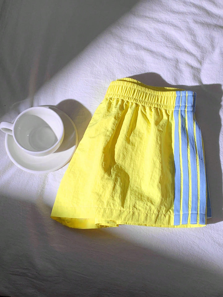 Pantaloni scurți SHEIN, galben